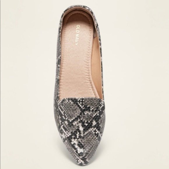OLD NAVY Faux-Leather Pointy-Toe Loafers - Picture 3 of 3